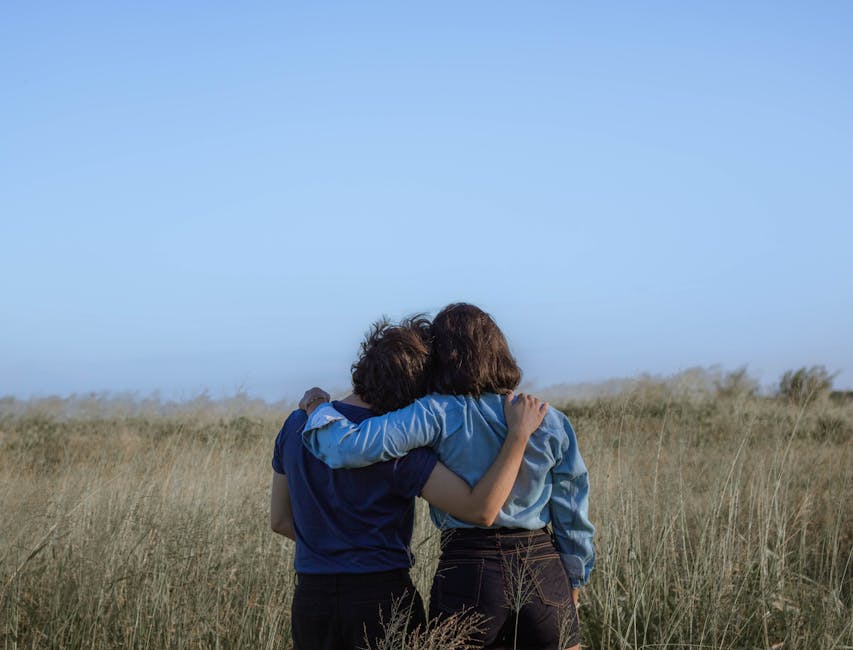 When to Introduce Your Partner to Friends